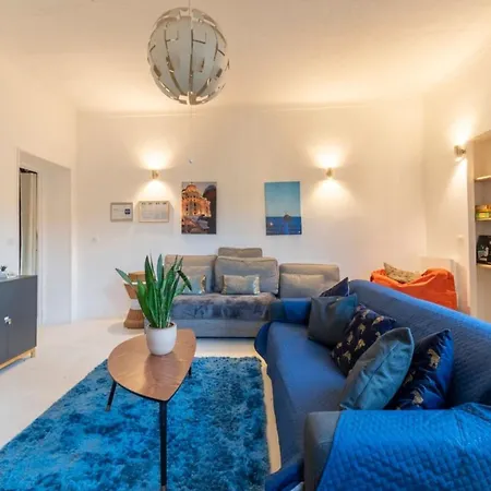 The Big Flat - Hypercentre - Car Park - Virtual Tour Apartment *